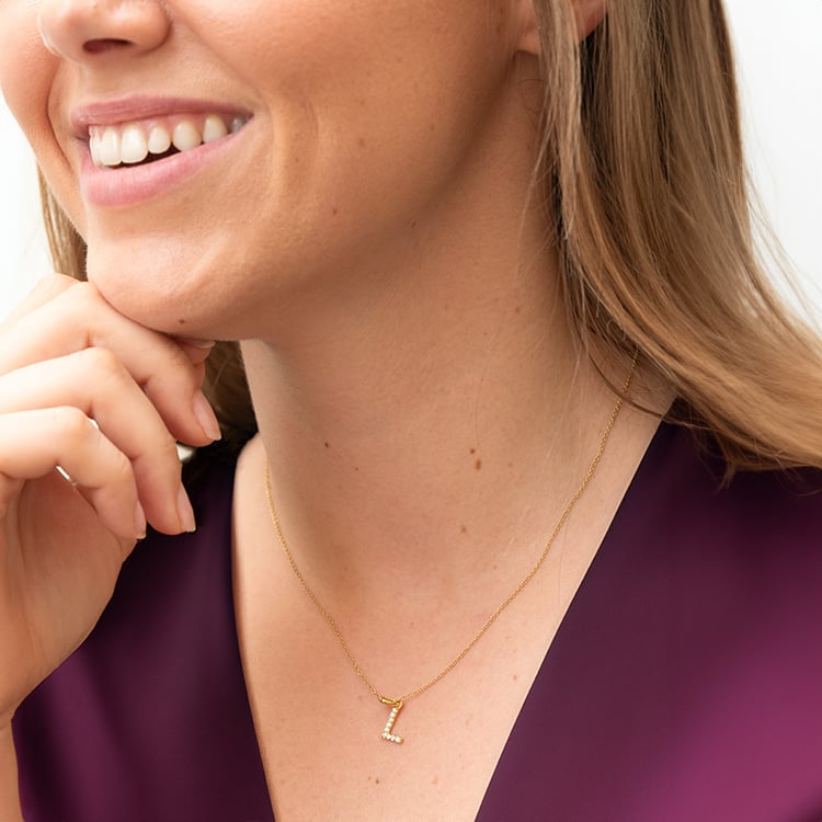 Strieborný prívesok v tvare písmena s lab-grown diamantmi Letra 142921