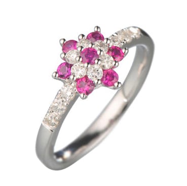 Kvetinový diamantový prsteň