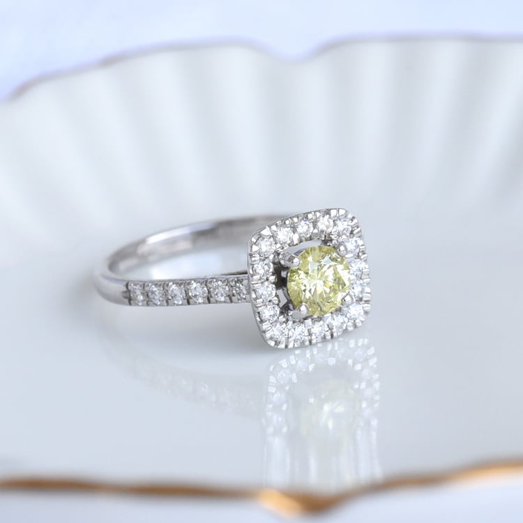 Zásnubný prsteň so žltým centrálným diamantom zo zlata 84344