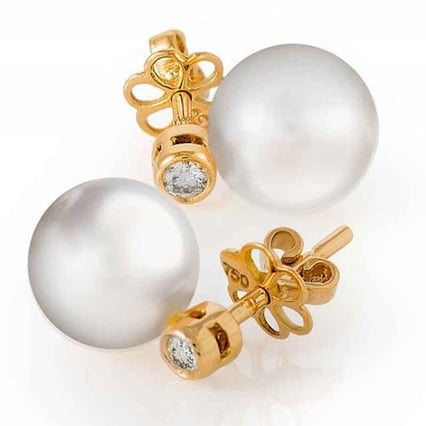 Náušnice s bielymi perlami a diamantmi Nonie
