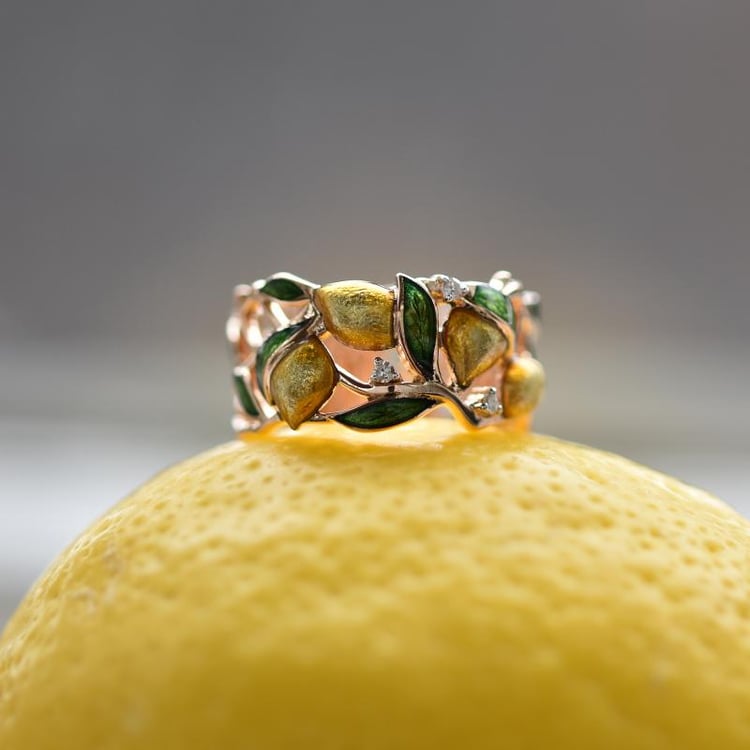 Zlatý diamantový prsteň s enamelom a citrónmi 43354