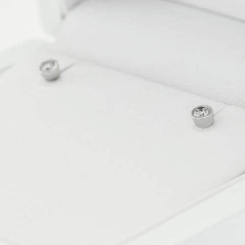 Zlaté bezel náušnice s 0.16ct diamantmi Delilah