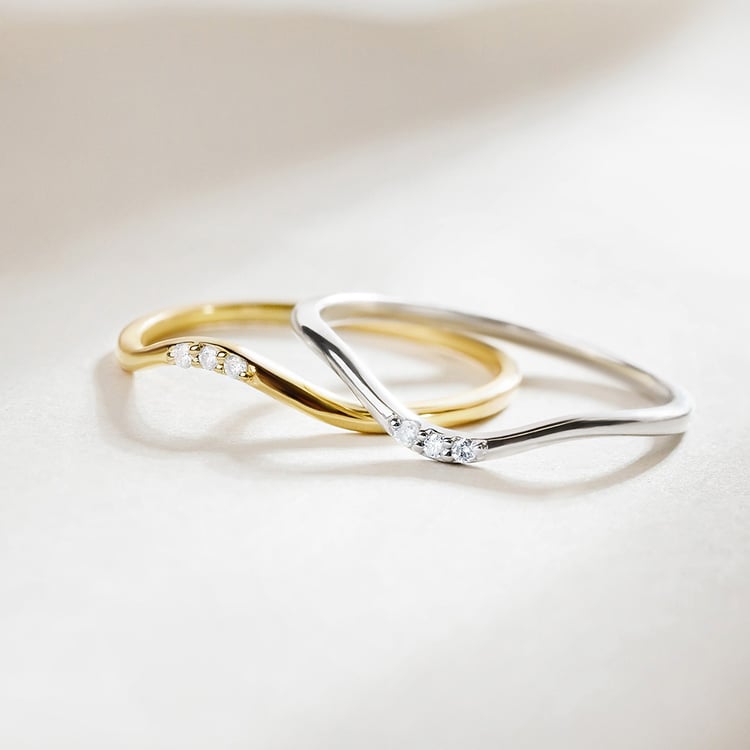 Strieborný vykrojený prsteň s tromi diamantmi Cason 157759