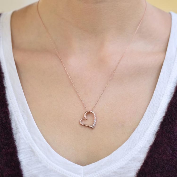 Strieborný prívesok srdce s diamantmi Janey 103499