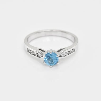 Zásnubný prsteň s topásom a diamantmi Cletia