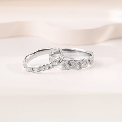 Svadobné obrúčky s atypickým povrchom zo zlata Iris