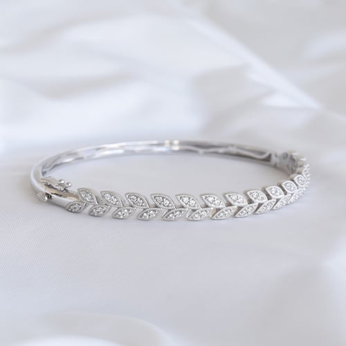 Elegantný náramok s trblietavými lab-grown diamantmi Ettore