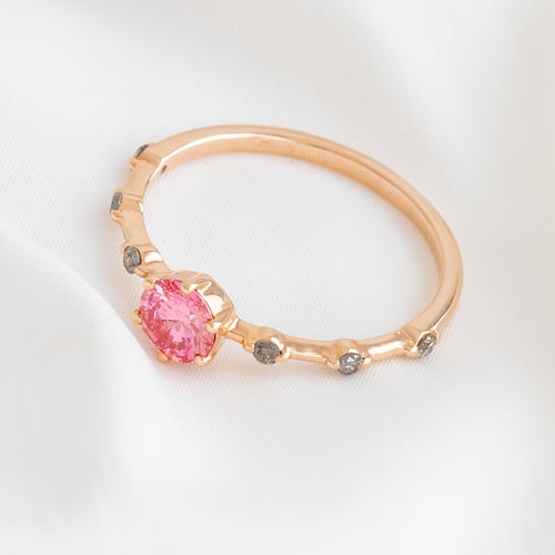Zásnubný prsteň s certifikovaným fancy pink lab-grown diamantom Jelena