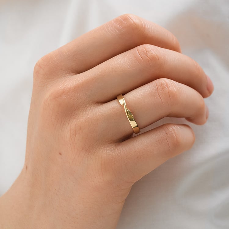 Zlaté prepletené svadobné obrúčky s diamantmi Aleisha 154492