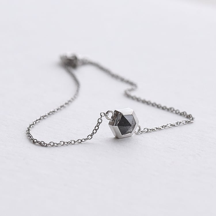 Zlatý náramok so salt and pepper diamantom 74606