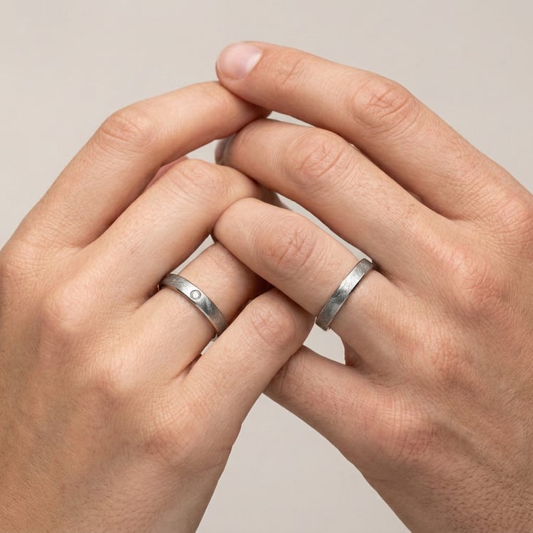 Titanové svadobné obrúčky s diamantom Kylies 168706
