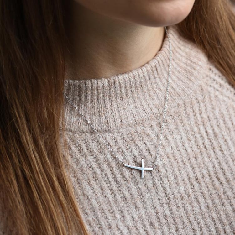 Zlatý krížik v zlatom náhrdelníku 51444