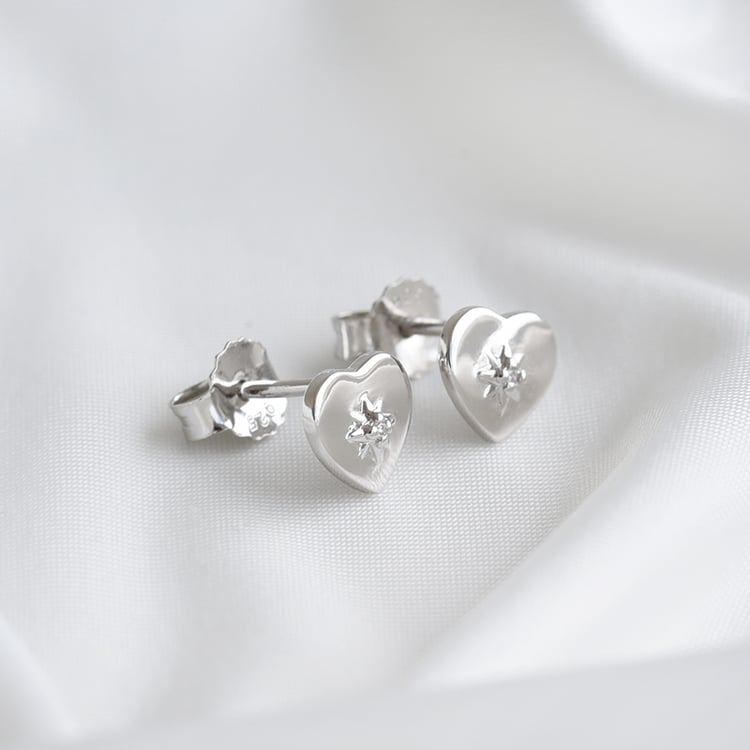 Srdcove náušnice s diamantmi 81543