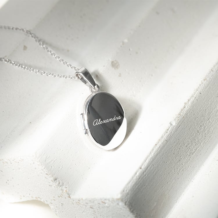 Oválny otvárací medailón zo striebra 130432