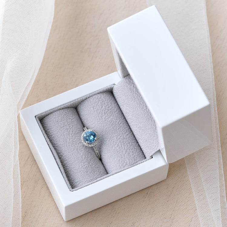 Zlatý prsteň s topásom 69348