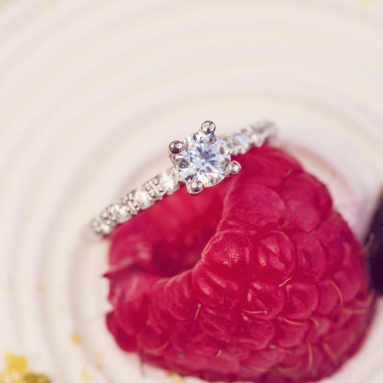 Zásnubný prsteň s diamantmi Mae 46151