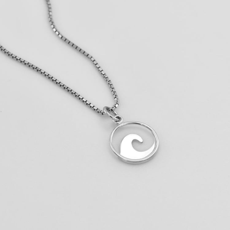 Prívesok v tvare vlny zo striebra 45245