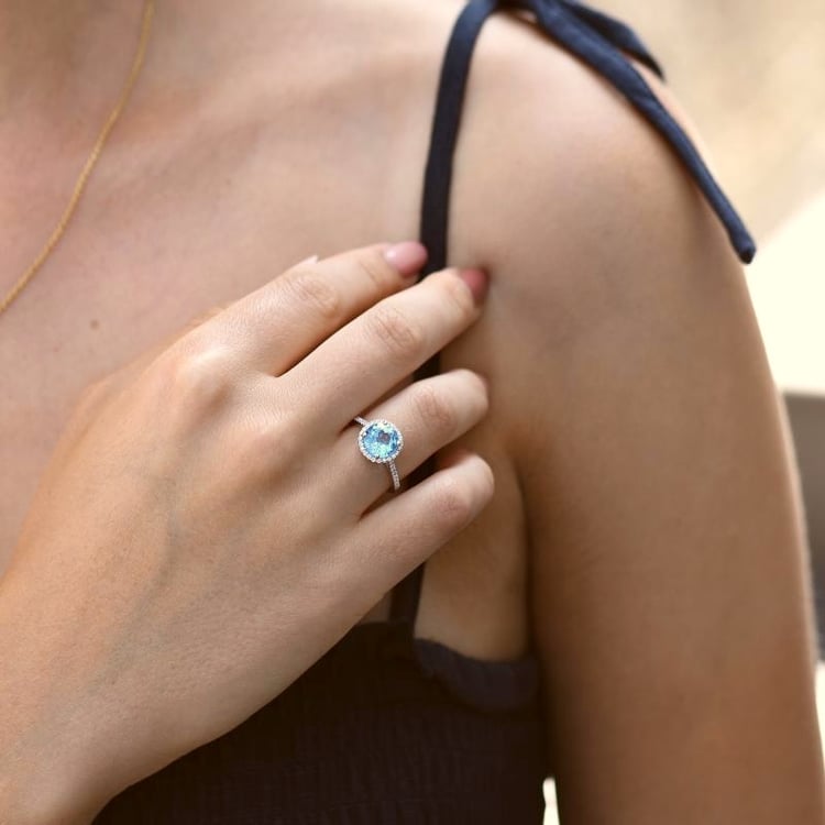 Zlatý prsteň s 2.75ct topásom a diamantmi Dulia 106897