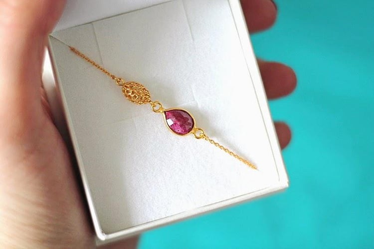 Náramok s rubínom 9438