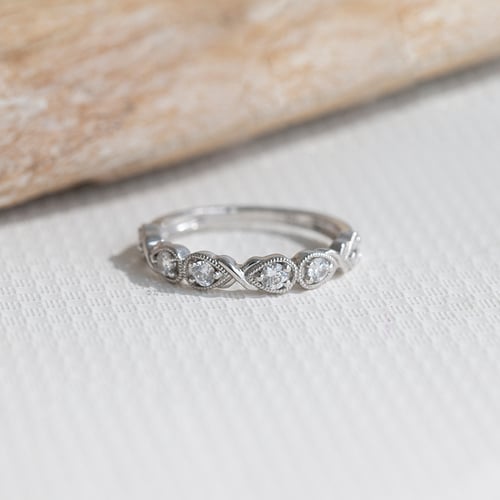 Vintage obrúčka zdobená lab-grown diamantmi Mora