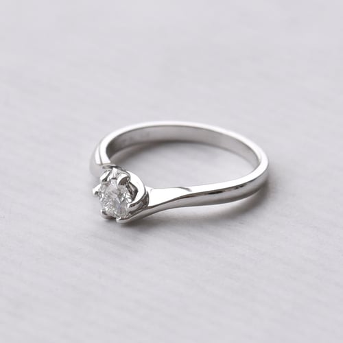 Zásnubný prsteň s diamantom Hesta