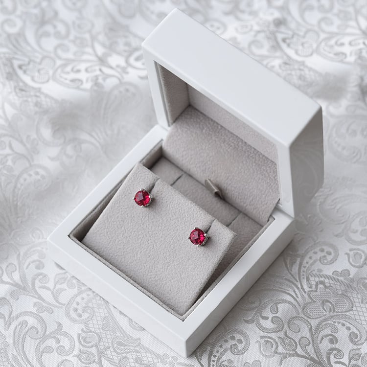 Napichovacie náušnice s 2.00ct rubínmi Cache 68874