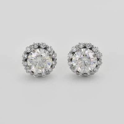 Zlaté náušnice v halo štýle