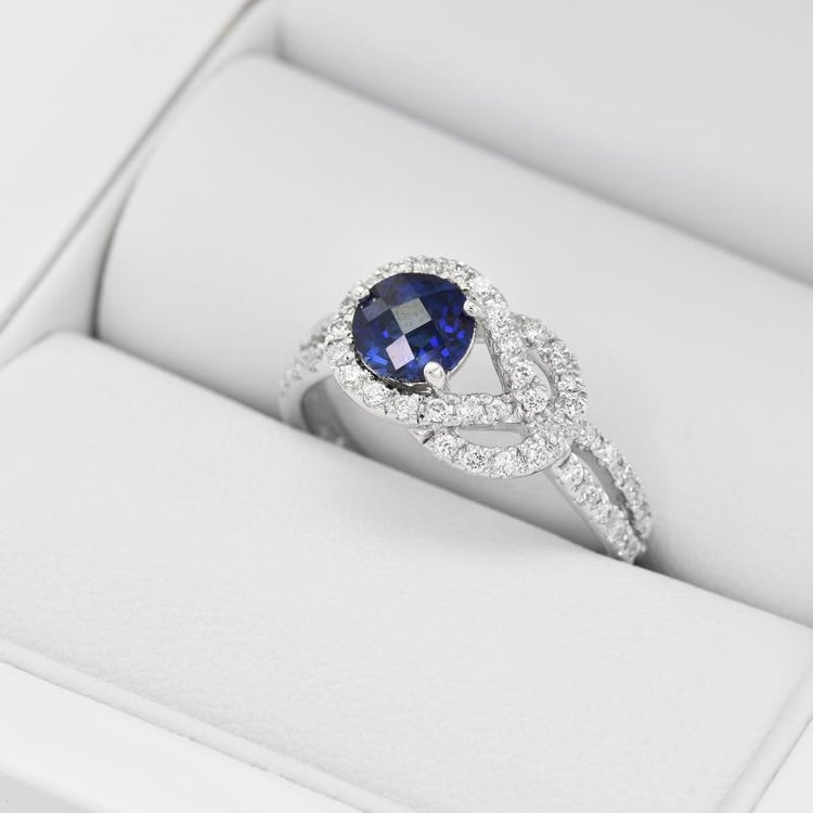 Pôvabný strieborný prsteň 7020