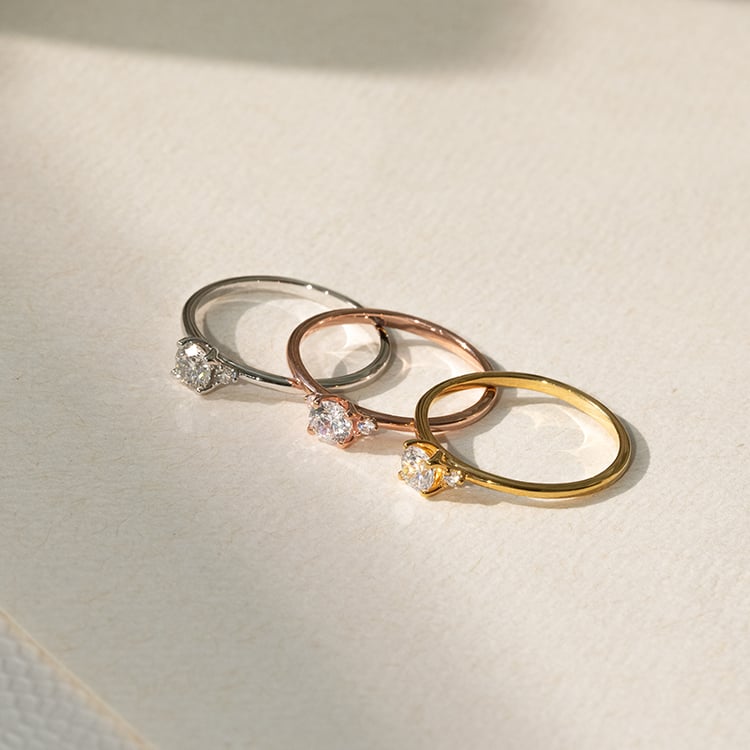 Zásnubný prsteň s lab-grown diamantmi Hye 137341