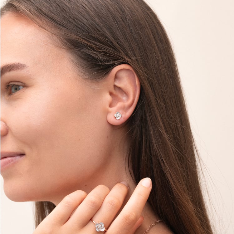 Zlatá kolekcia diamantových šperkov v tvare kvetu princ Iris 142378