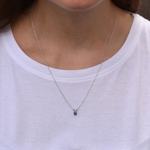 Modrý diamant v prívesok Hozie