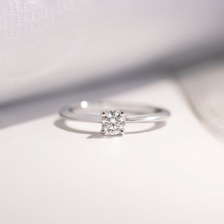 Zásnubný prsteň s lab-grown diamantmi Burnett 111454