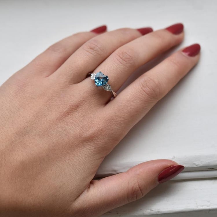 Zlatý topásový prsteň 38151