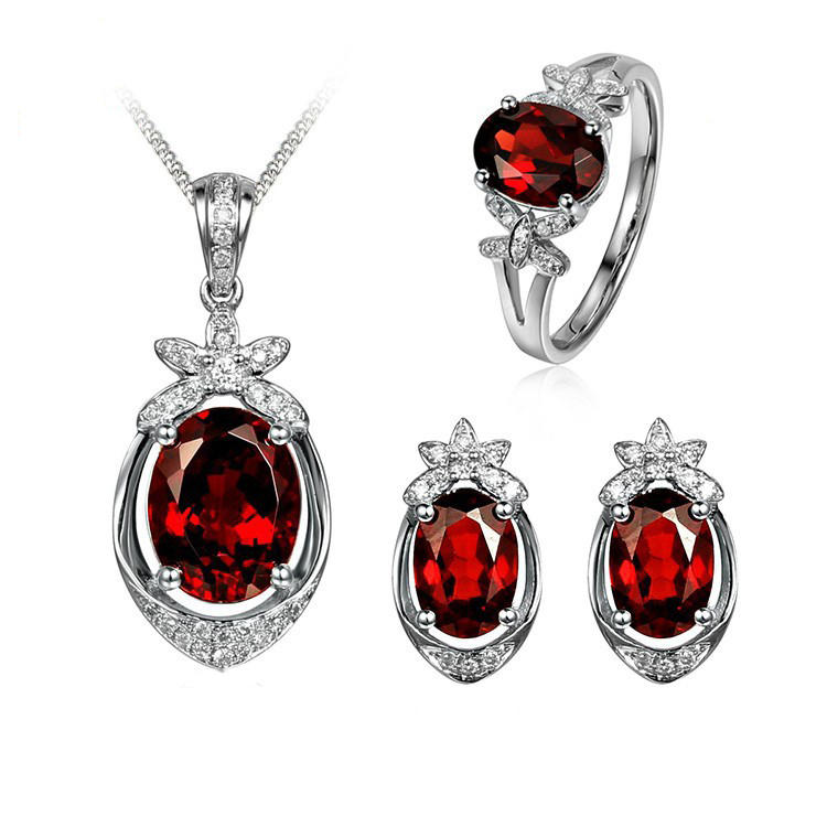 Zlatá kolekcia s granátmi z bieleho zlata Carissa