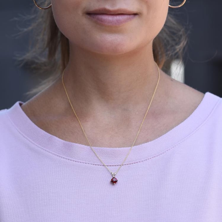 Granátový náhrdelník 31921