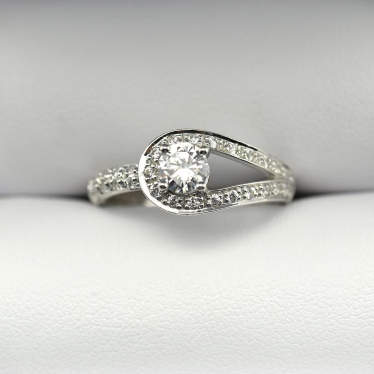 Prsteň z platiny 10674