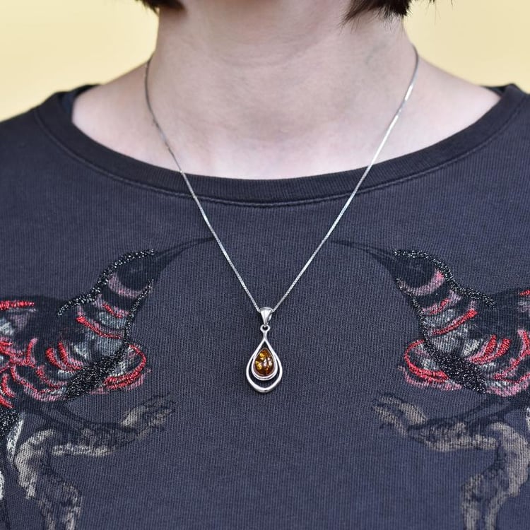 Prívesok s jantárom 26436