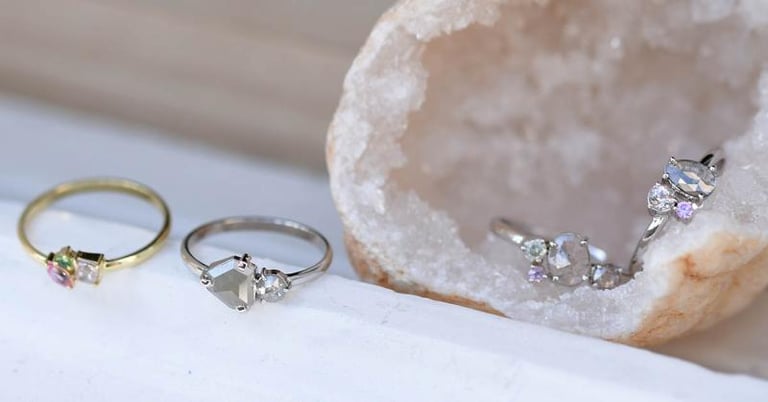 Zoznámte sa s trendy cluster prsteňmi