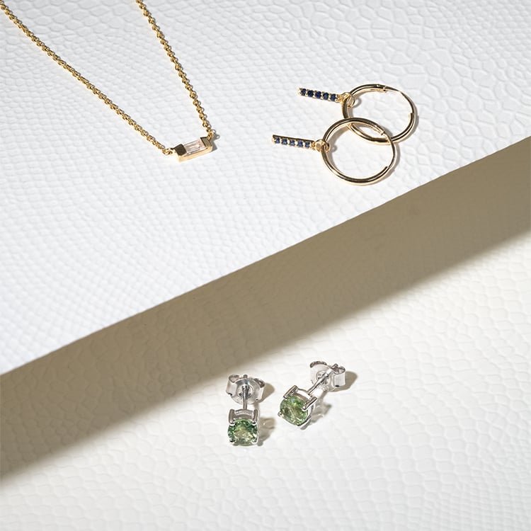 Strieborné náušnice so zelenými zafírmi Ainsley 129236