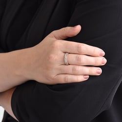 Luxusný half eternity prsteň s diamantmi Adallin