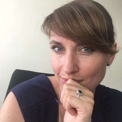 Zafírový zlatý prsteň