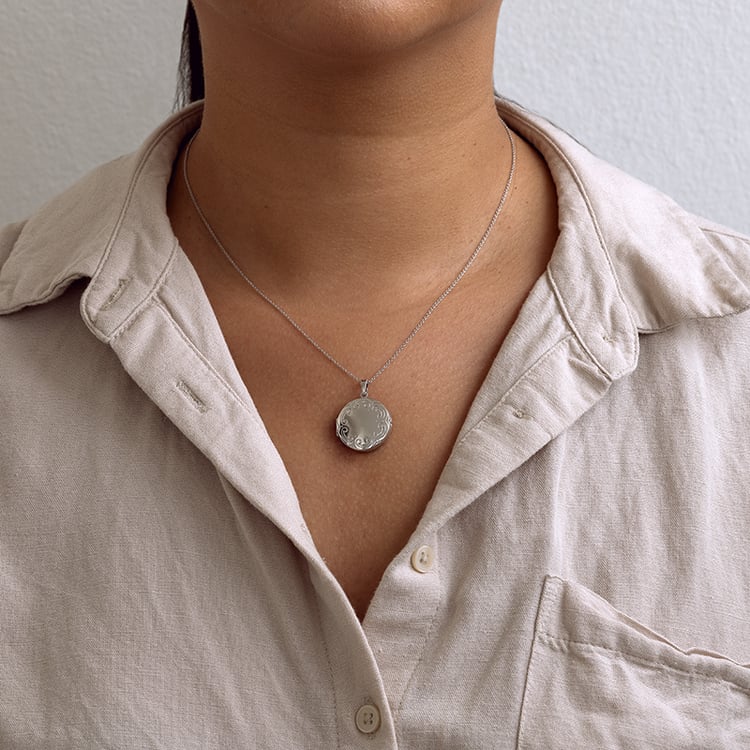 Strieborný otvárací medailón 129366