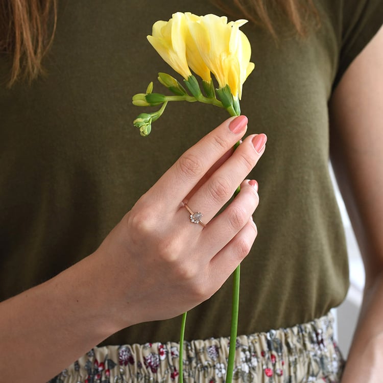 Diamantový zásnubný prsteň 82538