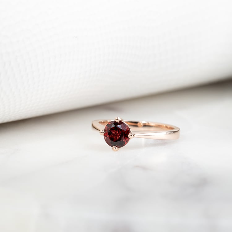 Zásnubný prsteň s granátom Maya 132475