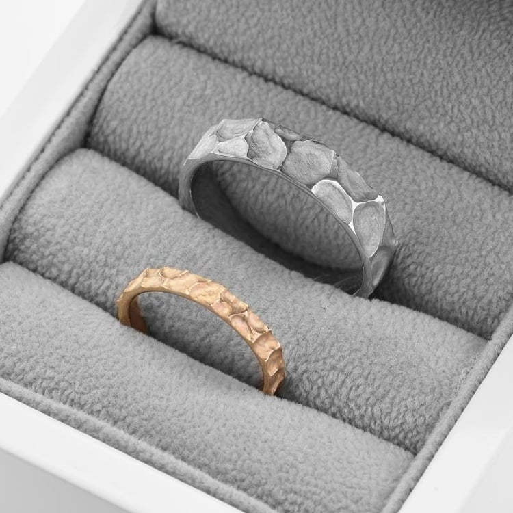 Svadobné obrúčky zo zlata s reliéfom 52619