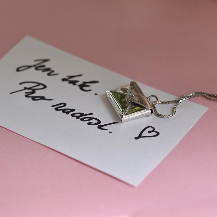 Náhrdelník v trave obálky 31945