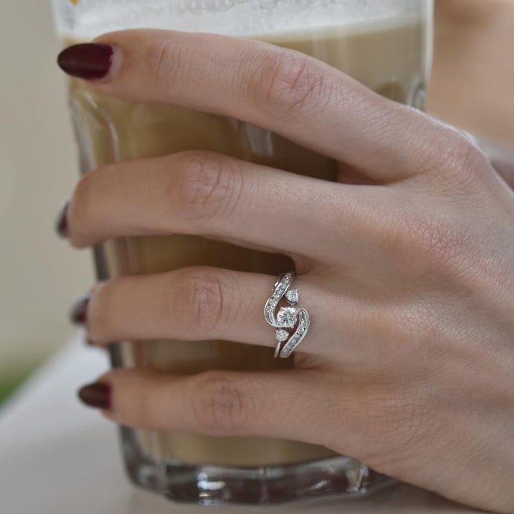 Zásnubný prsteň s diamantom 4415