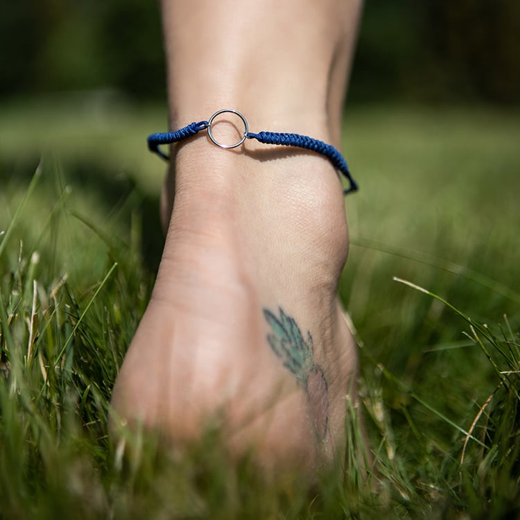 Povrázkový náramok so symbolom Karma 108762