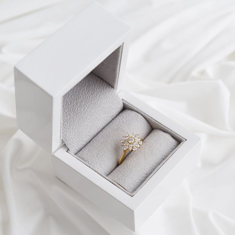 Kvetinový zlatý prsteň 89977