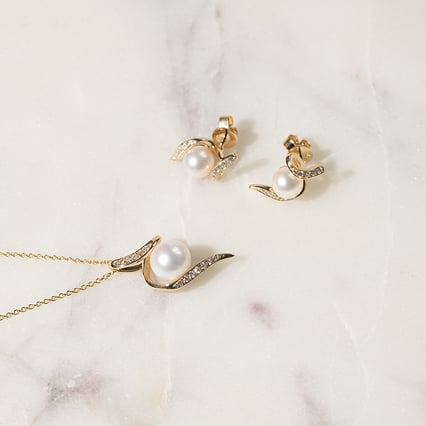 Kolekcia šperkov s perlou a diamantmi Mahina